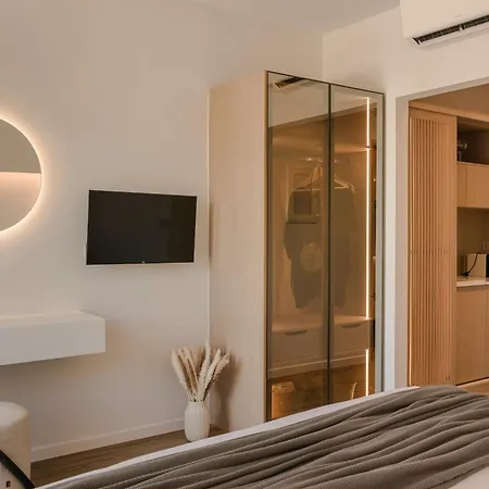 Piazza Apartment *