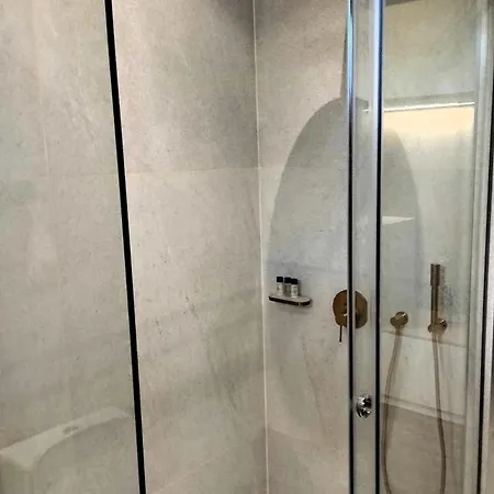 Piazza Ликсури